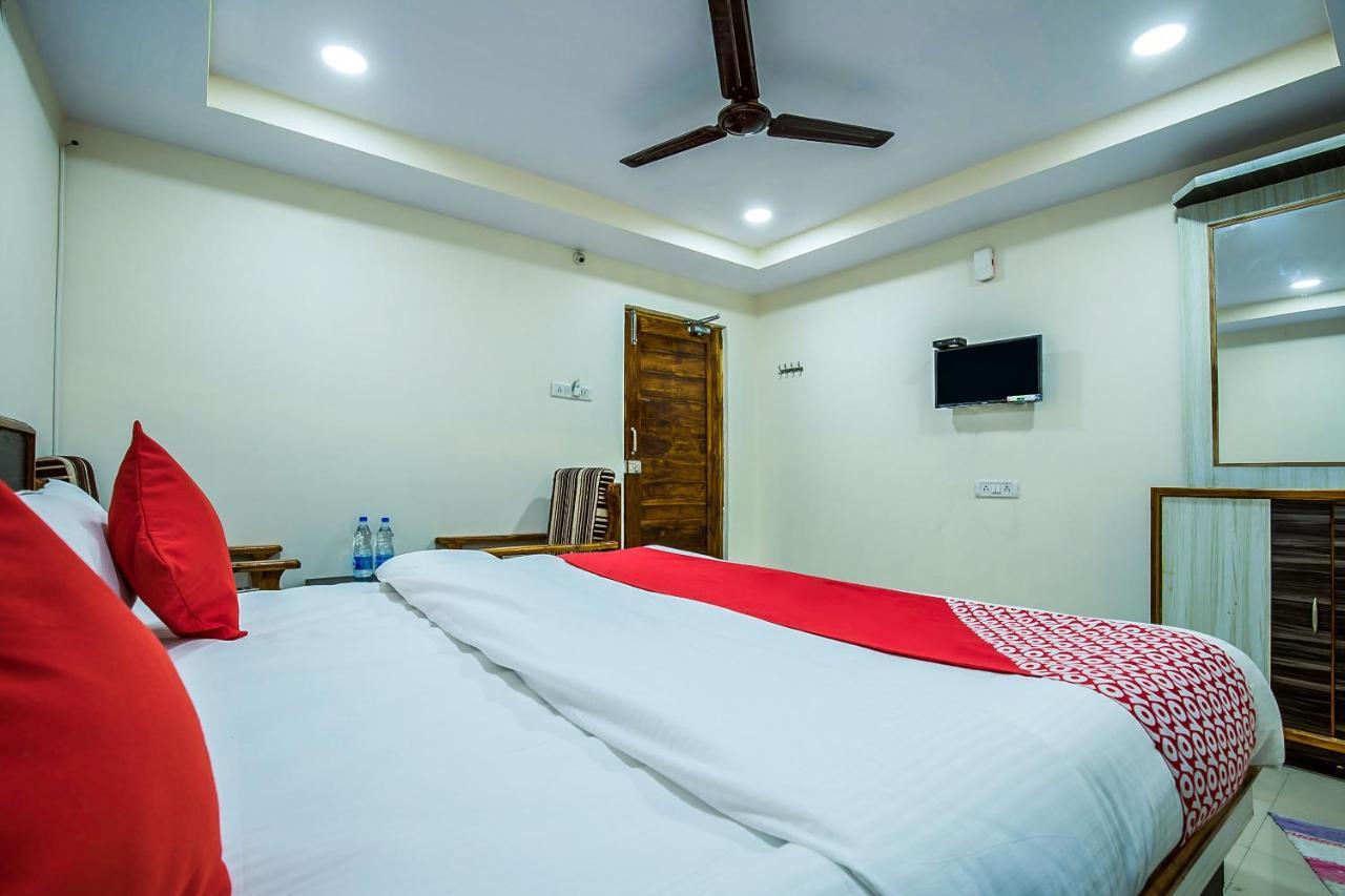 Oyo Hotel Crystal Warangal Luaran gambar