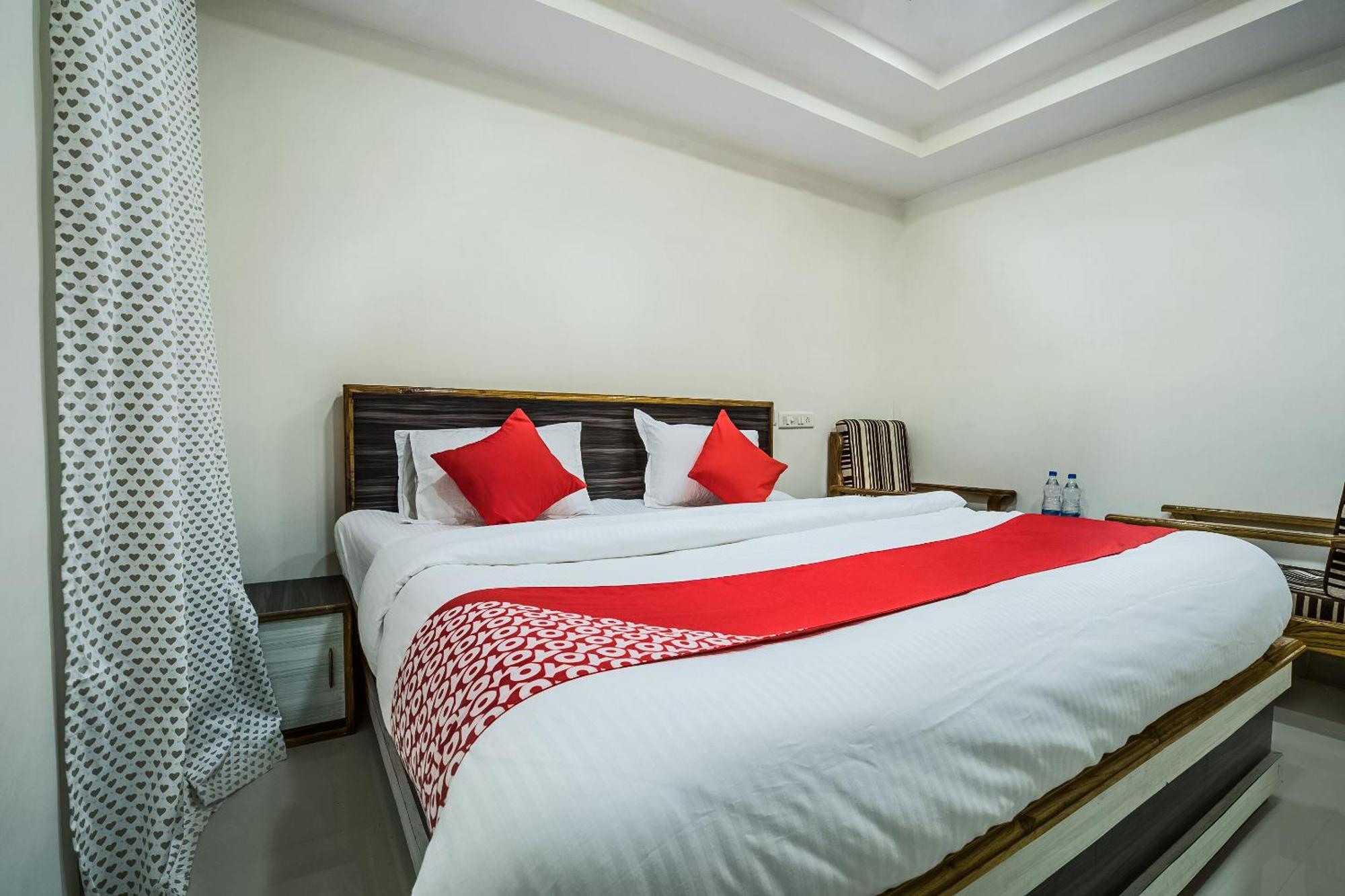 Oyo Hotel Crystal Warangal Luaran gambar