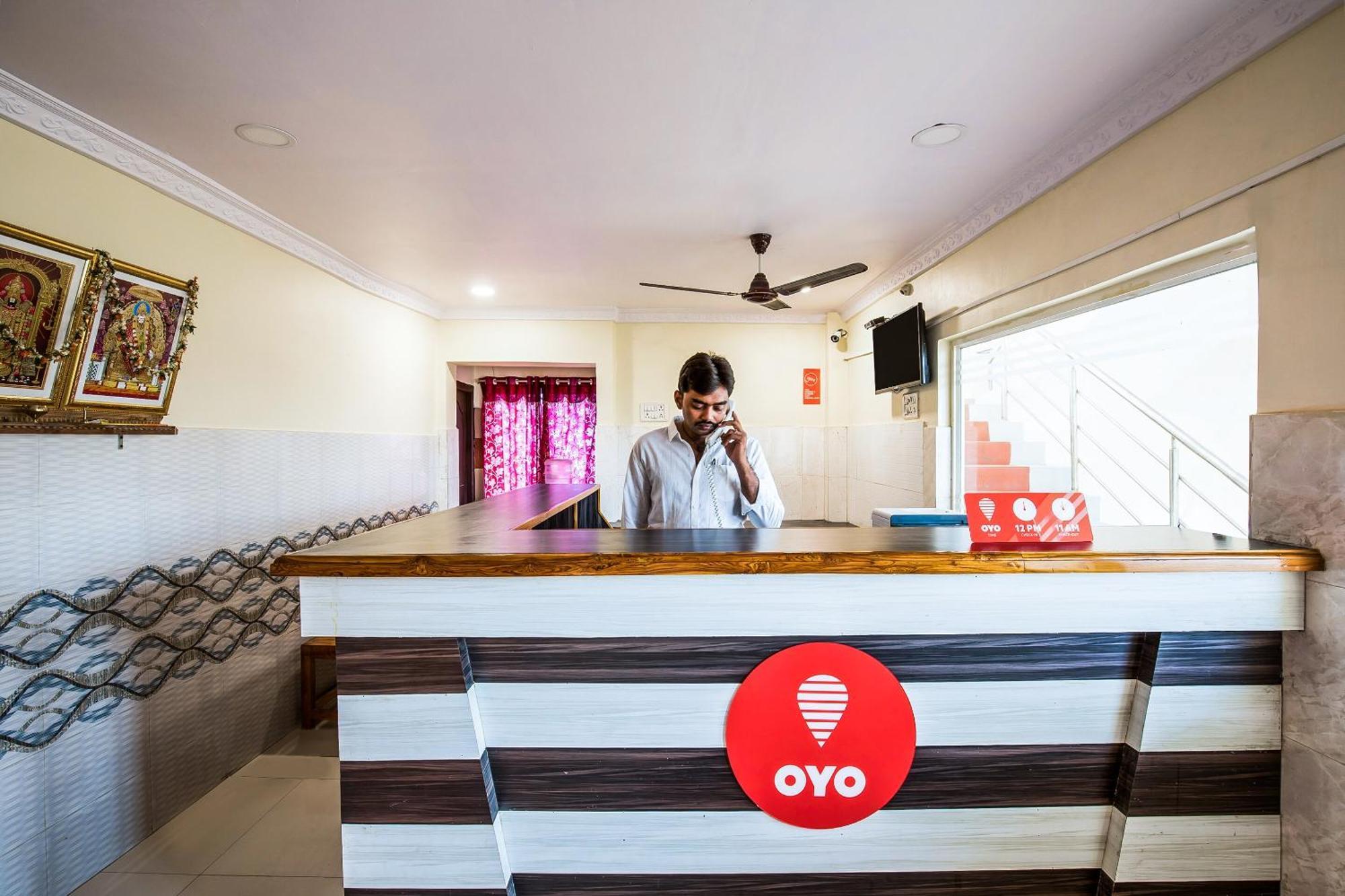 Oyo Hotel Crystal Warangal Luaran gambar