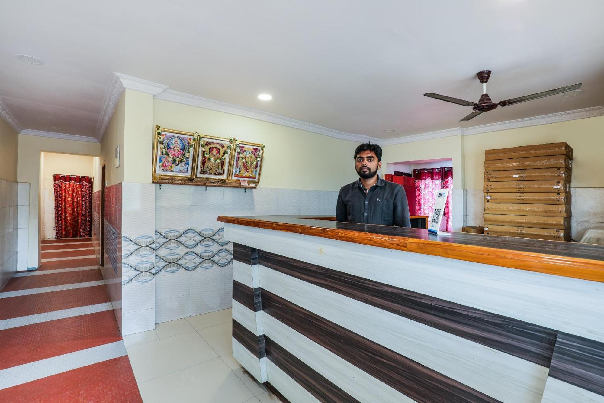 Oyo Hotel Crystal Warangal Luaran gambar